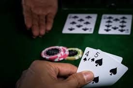 betiw ပလက်ဖောင်း မြန်မာ Android App နှင့် iOS မှ Casino Games MMK ဖြင့် ကစားနေသော မြင်ကွင်း